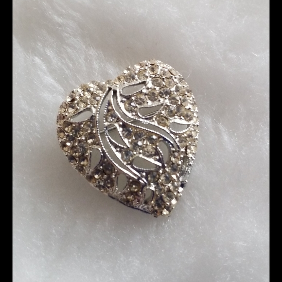 Rhinestone Heart Brooch Pin - Picture 6 of 8